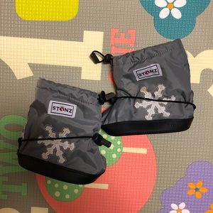 Stonz Booties in Large